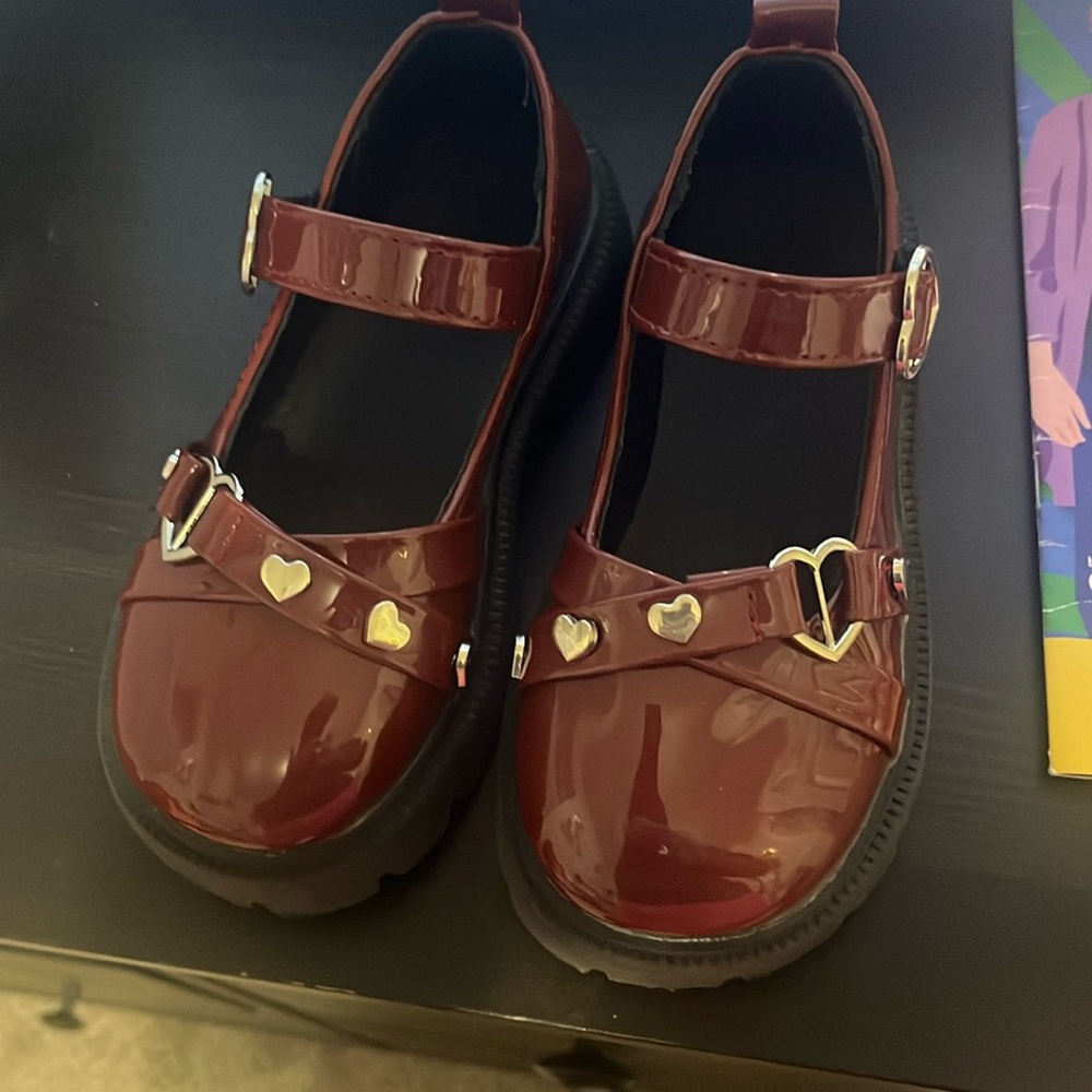 Girl shoes